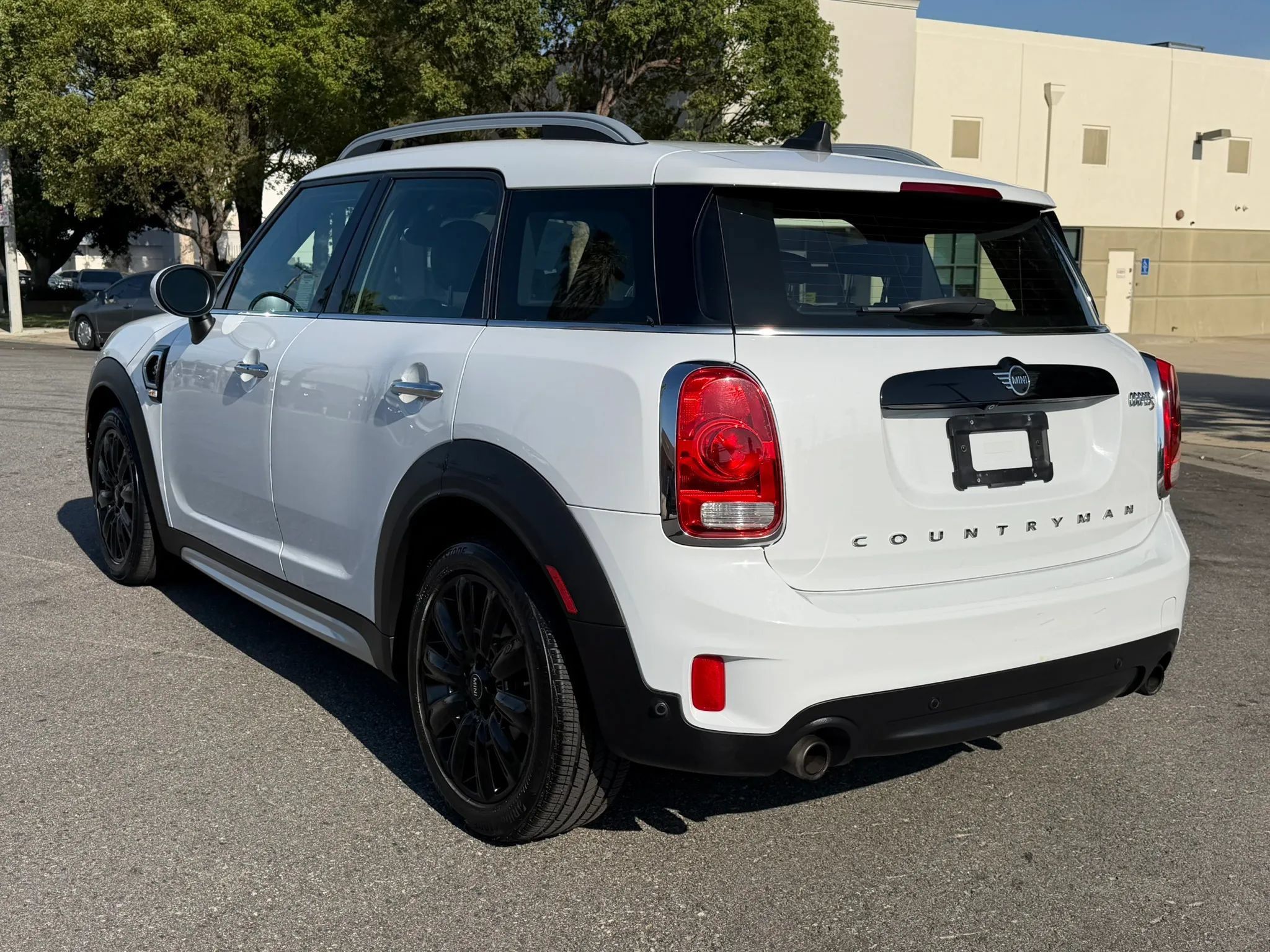 Used 2019 MINI Cooper Countryman S w/ Storage Package FWD image 7