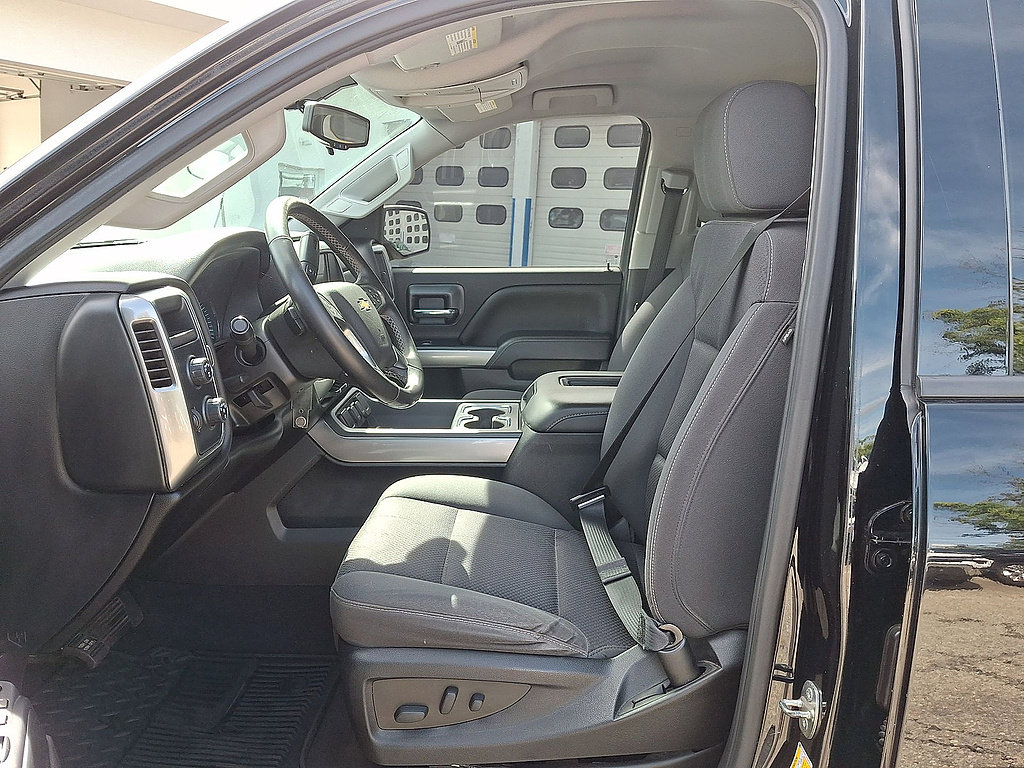 Certified 2018 Chevrolet Silverado 1500 LT w/ All Star Edition AWD/4WD image 11