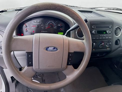 Used 2005 Ford F150 XLT image 11