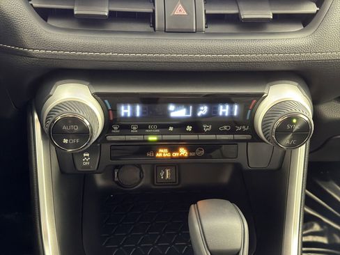 Used 2025 Toyota RAV4 XLE image 19