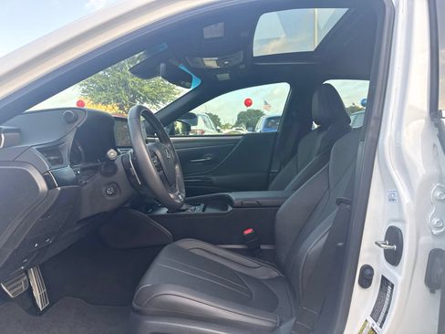 Used 2024 Lexus ES 350 F Sport w/ Accessory Package (Z2) FWD image 7