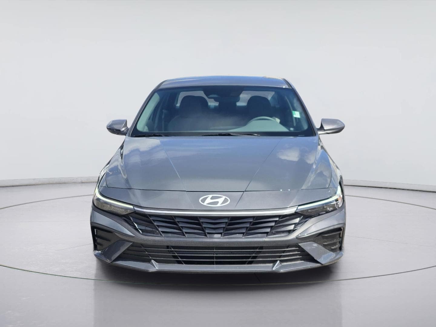 Used 2026 Hyundai Elantra SE w/ Cargo Package FWD image 2