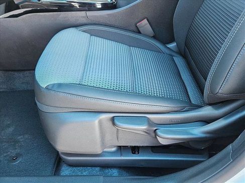 New 2026 Chevrolet Trax LT image 4