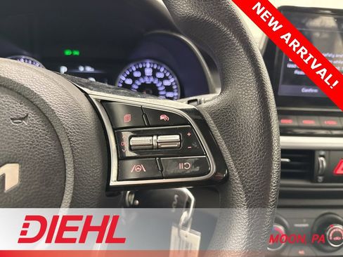 Used 2022 Kia Forte LXS image 22