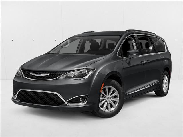 Used 2017 Chrysler Pacifica Touring-L FWD image 1