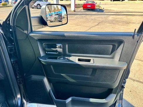 Used 2018 RAM 1500 Express image 21