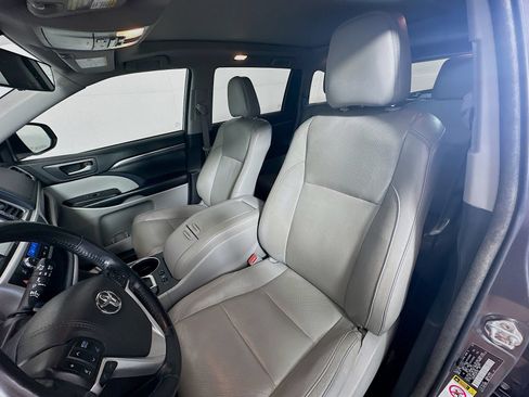 Used 2018 Toyota Highlander Limited Platinum AWD/4WD image 22