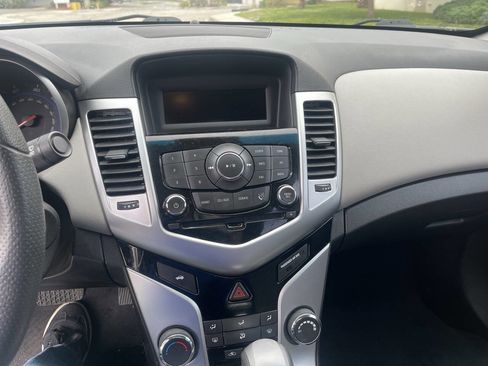 Used 2015 Chevrolet Cruze LS image 23