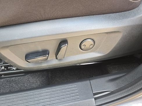 Used 2026 Nissan Rogue SV FWD image 38