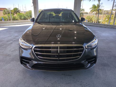 Used 2023 Mercedes-Benz S 580 4MATIC Sedan image 3