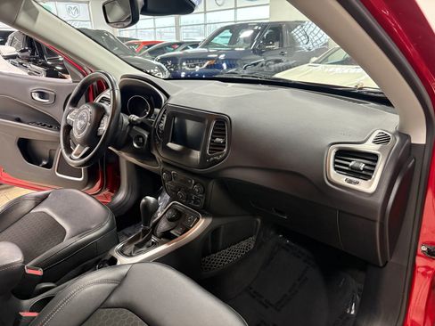 Used 2018 Jeep Compass Latitude w/ Popular Equipment Group image 10