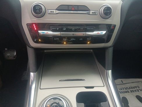 Used 2022 Ford Explorer XLT w/ Equipment Group 202A image 37