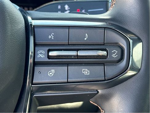 Used 2024 GMC Acadia AT4 w/ Super Cruise Package image 17