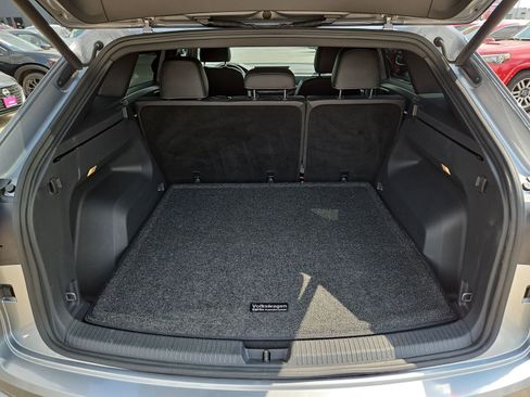 Used 2020 Volkswagen Atlas Cross Sport SE image 11