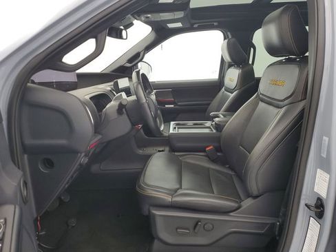 Used 2025 Ford Expedition Tremor AWD/4WD image 17