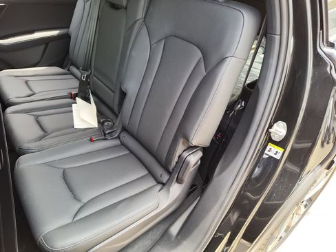 Used 2025 Audi Q7 3.0T Prestige w/ Prestige Package AWD/4WD image 38
