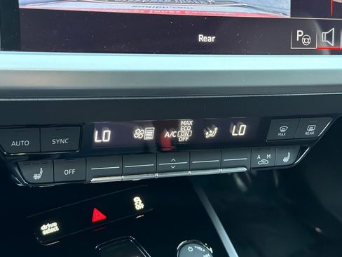 Certified 2023 Audi Q4 e-tron Prestige AWD/4WD image 20