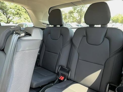 Certified 2025 Volvo XC90 B6 Core w/ Climate Package image 17