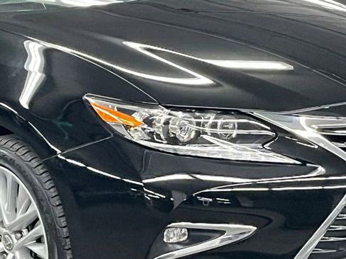 Used 2018 Lexus ES 350 w/ Luxury Package w/Wood Trim image 39