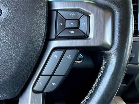 Used 2019 Ford Expedition Platinum image 17