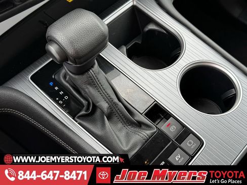 Used 2025 Toyota Sienna LE image 20