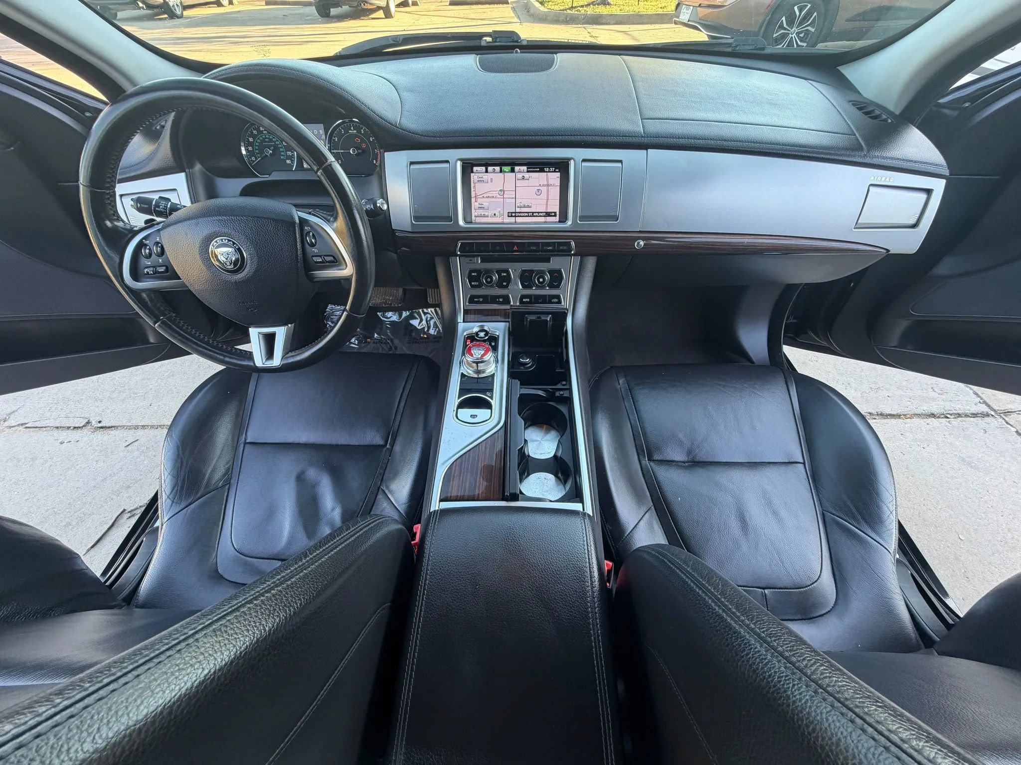 Used 2014 Jaguar XF RWD image 25