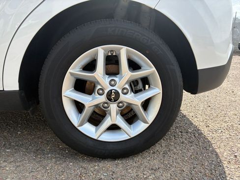 Used 2025 Kia Soul LX w/ LX Technology Package image 28