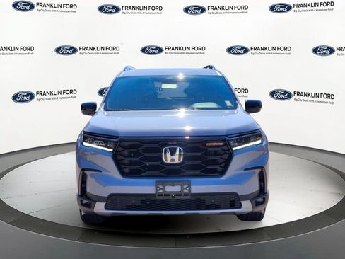 Used 2025 Honda Pilot TrailSport image 8
