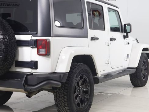 Used 2016 Jeep Wrangler Unlimited Sahara image 35