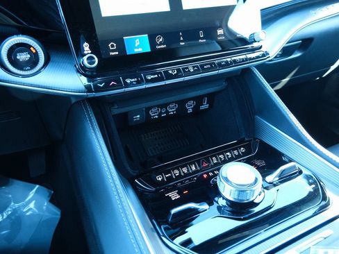 New 2026 Jeep Grand Wagoneer Summit w/ Rear Seat Video Group I image 25