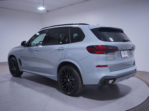 Used 2026 BMW X5 sDrive40i w/ M Sport Package RWD image 3