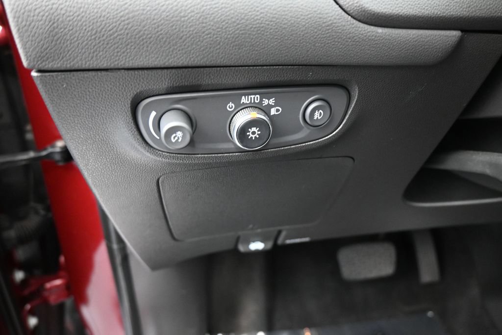 Used 2023 Buick Encore GX Select w/ Sport Touring Package FWD image 12