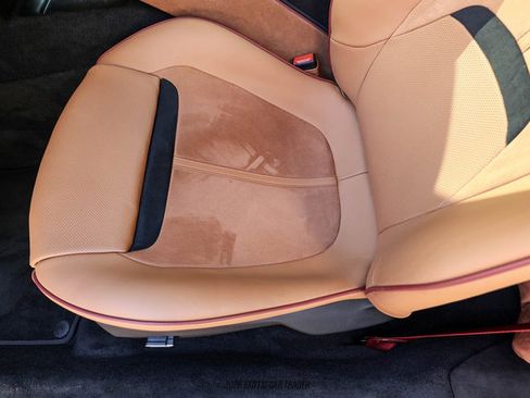 Used 2025 Ferrari Roma Spider RWD image 39