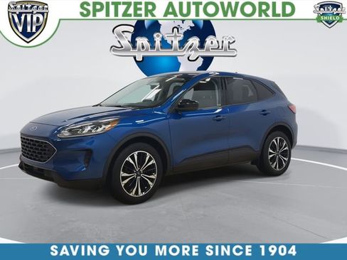 Used 2022 Ford Escape SE w/ SE Sport Appearance Package image 3