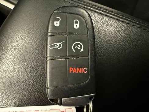 Used 2018 Jeep Grand Cherokee Altitude image 16