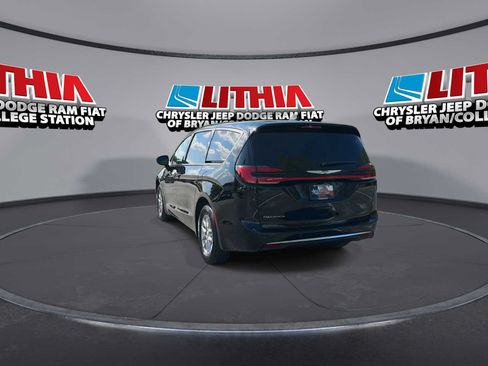 New 2026 Chrysler Pacifica Select FWD image 6