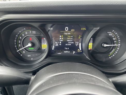 Used 2024 Jeep Wrangler Unlimited w/ Convenience Group image 17