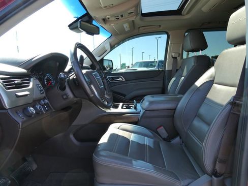 Used 2019 GMC Yukon Denali w/ Denali Ultimate Package image 25