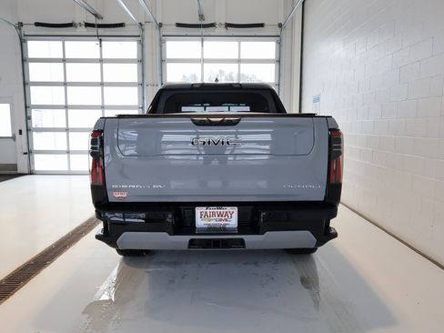 Used 2024 GMC Sierra EV Denali image 9