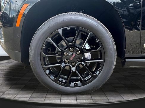 New 2026 GMC Yukon XL Denali w/ Sun & Power Step Package AWD/4WD image 13