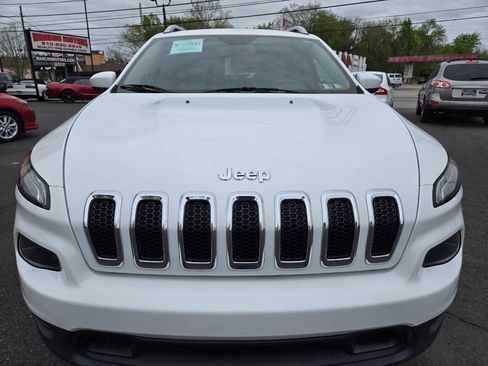 Used 2015 Jeep Cherokee Latitude w/ Cold Weather Group AWD/4WD image 3