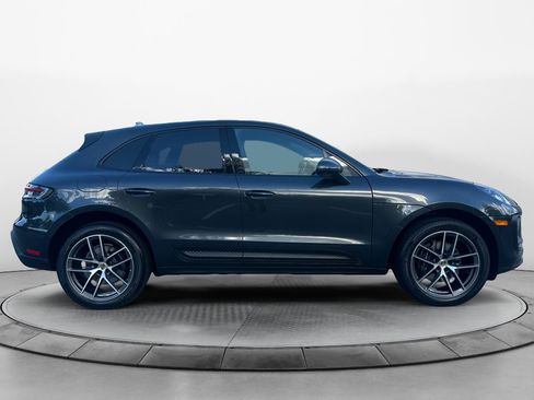 Used 2022 Porsche Macan AWD/4WD image 8