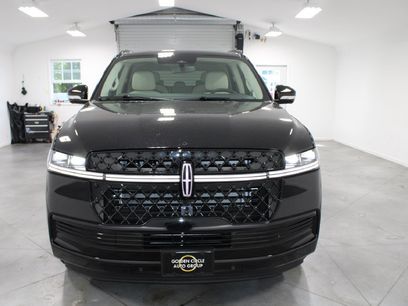 New 2027 Lincoln Navigator Reserve w/ Jet Appearance Package