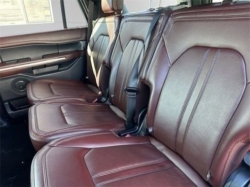 Used 2022 Ford Expedition Limited image 13