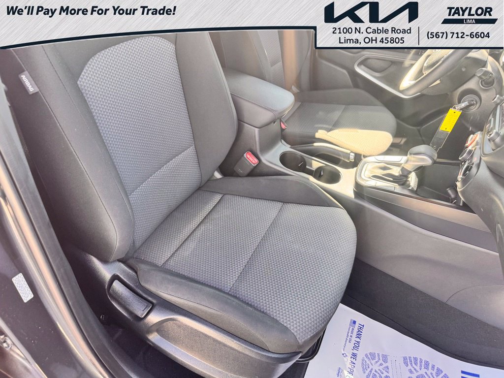 Used 2025 Kia Soul LX w/ LX Technology Package FWD image 12