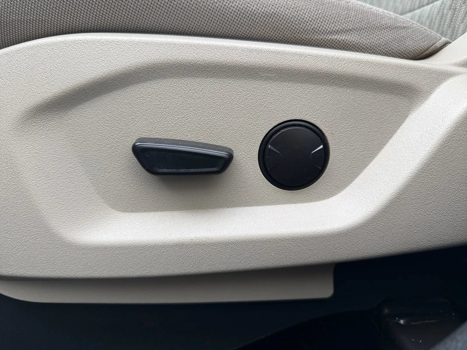 Used 2019 Ford Explorer 4WD image 17