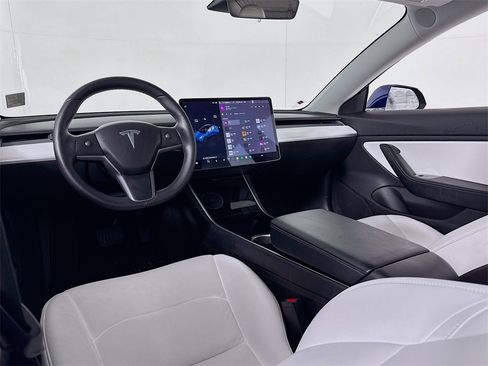 Used 2019 Tesla Model 3 Standard Range image 34