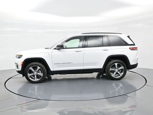 New 2025 Jeep Grand Cherokee Limited 4xe w/ Luxury Tech Group II image 10
