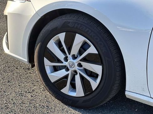 Used 2025 Nissan Altima 2.5 S image 8