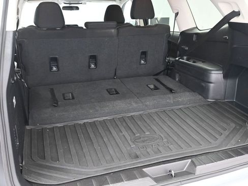 Used 2021 Subaru Ascent Premium image 10
